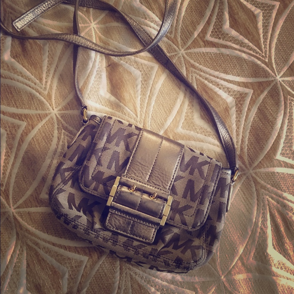 Michael Kors cross shoulder Bag